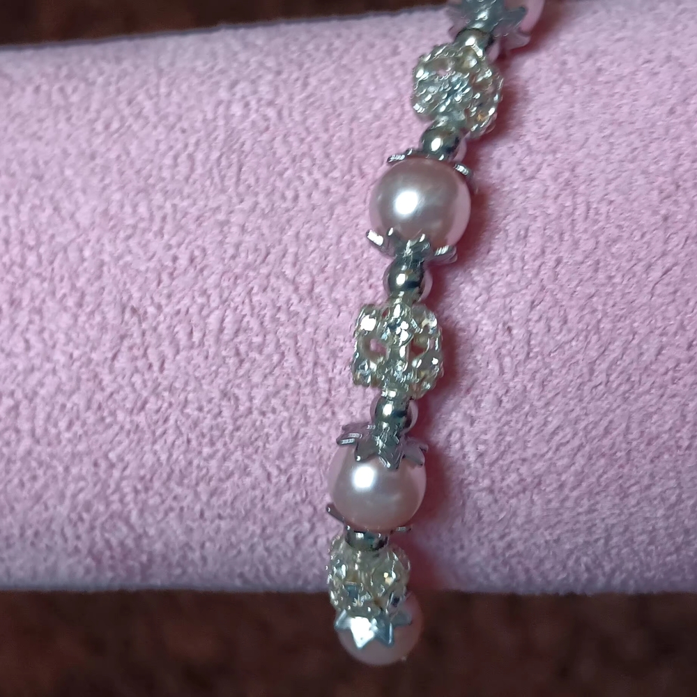 Elegant Silver and Pearl Bracelet